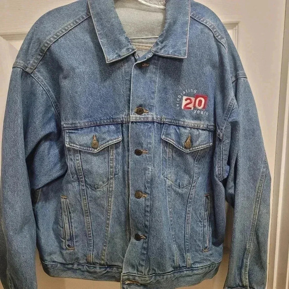 Vintage VTG Showtime Denim Jacket "Celebrating 20 Years" Has Some stains. See p - Picture 9 of 9